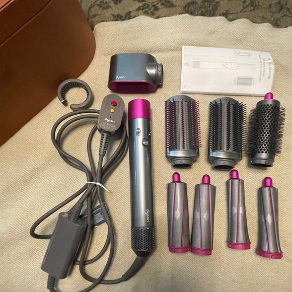 Dyson Airwrap Complete - Picture 2 of 4